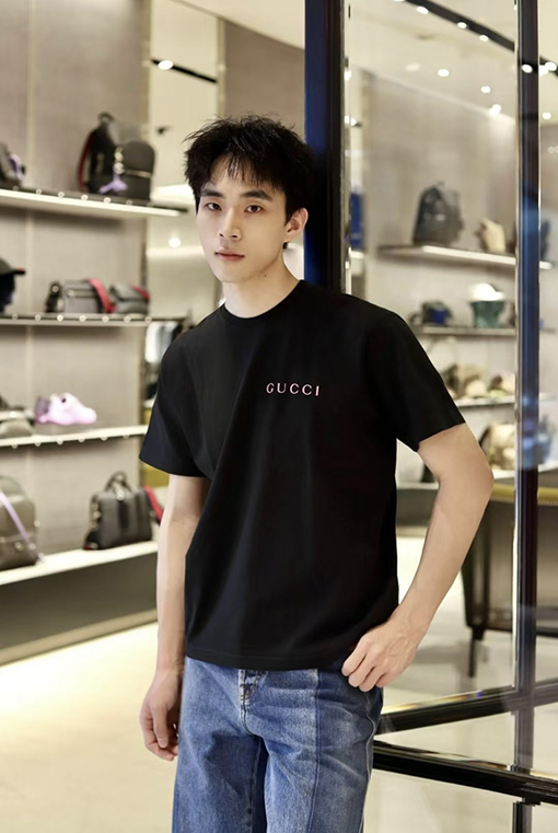 グッチスーパーコピー GUCCI 発泡パウダーロゴ入り半袖Tシャツ