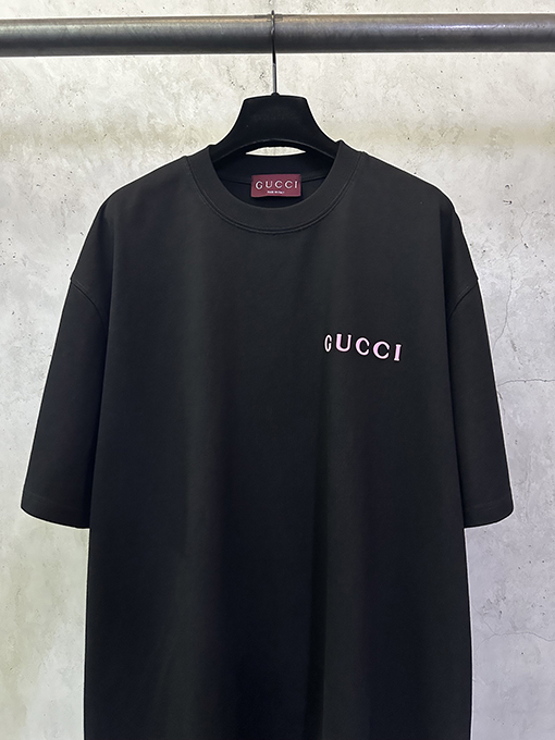 グッチスーパーコピー GUCCI 発泡パウダーロゴ入り半袖Tシャツ