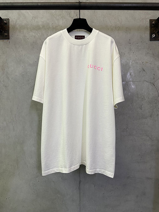 グッチスーパーコピー GUCCI 発泡パウダーロゴ入り半袖Tシャツ