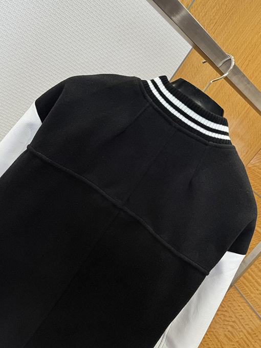 ルイヴィトンコピー 文字柄ストライプのベースボールジャージ