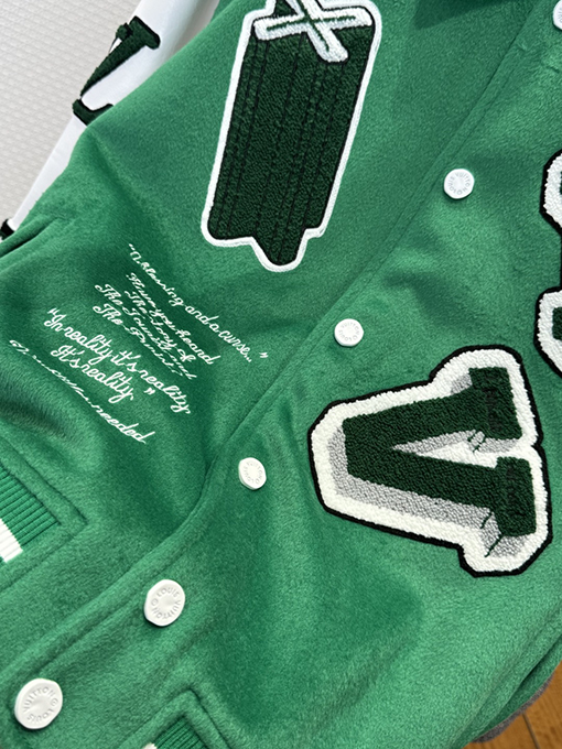 ルイヴィトンスーパーコピー LV オズの魔法使い刺繍りベースボールジャージ