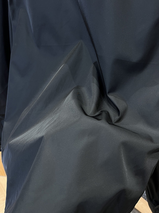 プラダブランドコピー メタルトライアングルロゴ入りラペルジャケット