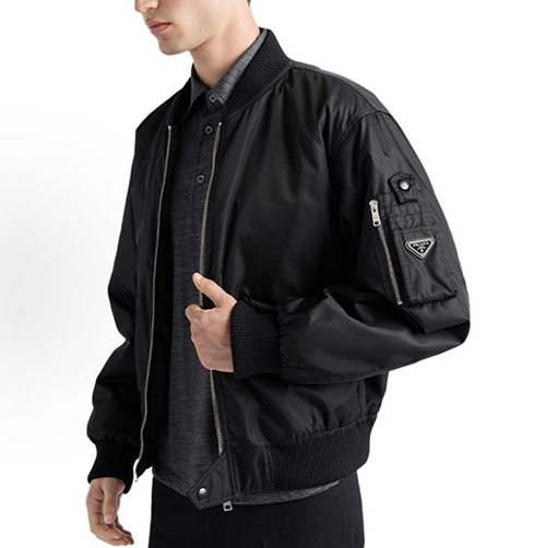 プラダ 袖ポケット付きトライアングルロゴ入りベースボールカラージャケット
