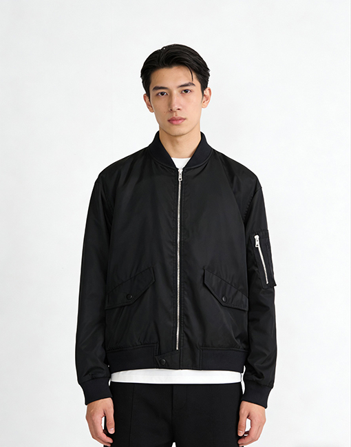 プラダ 袖ポケット付きトライアングルロゴ入りベースボールカラージャケット