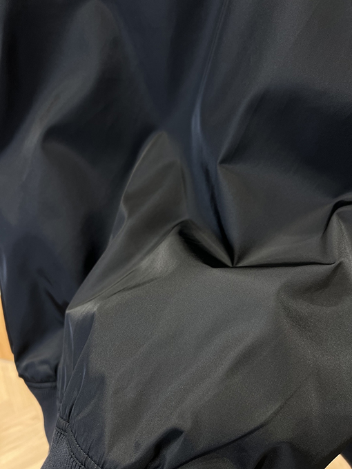 プラダ 袖ポケット付きトライアングルロゴ入りベースボールカラージャケット