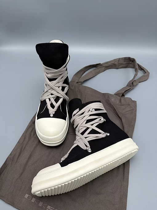 リックオウエンスコピー クラシックでスタイリッシュなハイカットシューズ