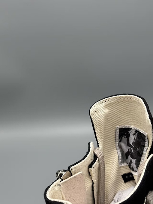 リックオウエンスコピー クラシックでスタイリッシュなハイカットシューズ