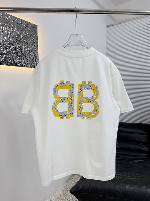 バレンシアガ BALENCIAGA 新モデル半袖Tシャツ