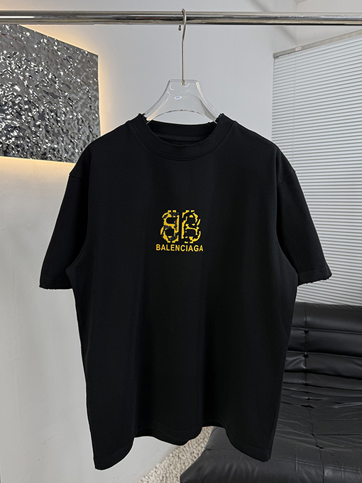 バレンシアガ BALENCIAGA 新モデル半袖Tシャツ