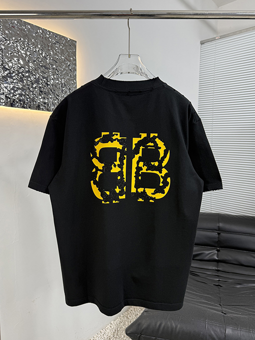 バレンシアガ BALENCIAGA 新モデル半袖Tシャツ