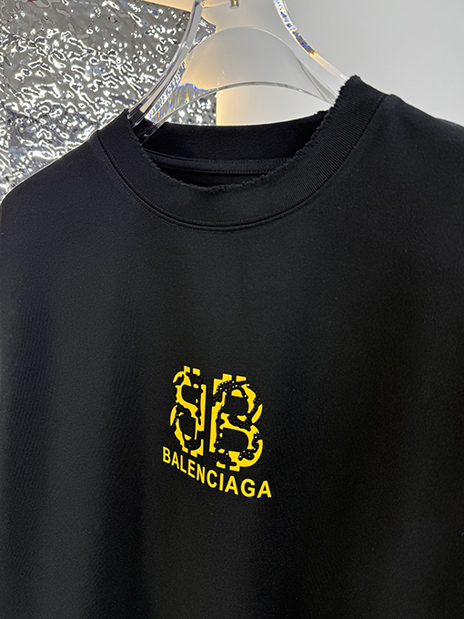 バレンシアガ BALENCIAGA 新モデル半袖Tシャツ
