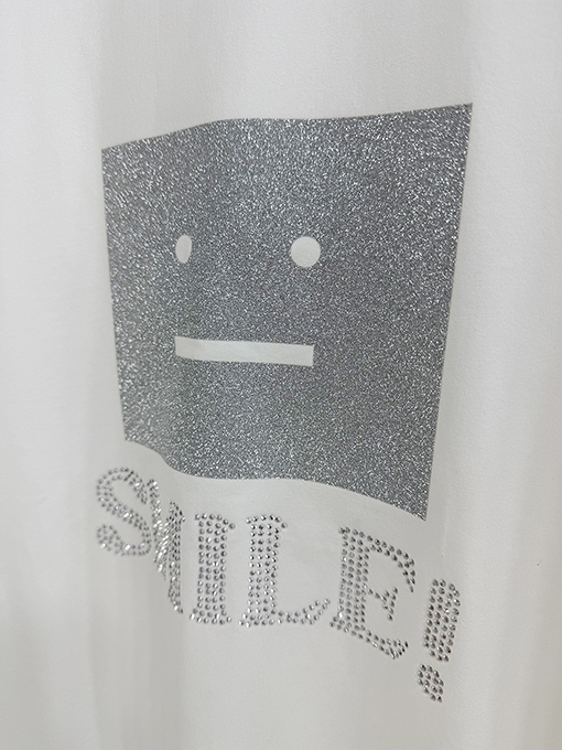アクネストゥディオズスーパーコピー Acne Studios シルバーのエンボスラインストーン付き半袖Tシャツ