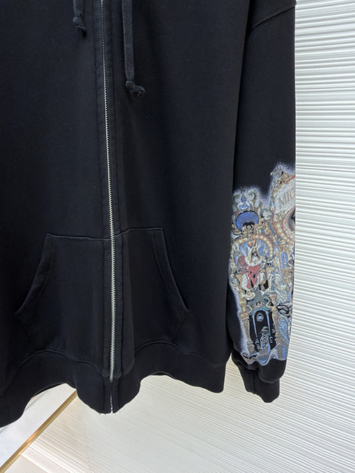 シュプリームスーパーコピー 袖に目のプリント入りコラボレーションデザインのフード付きジップアップスウェットシャツ