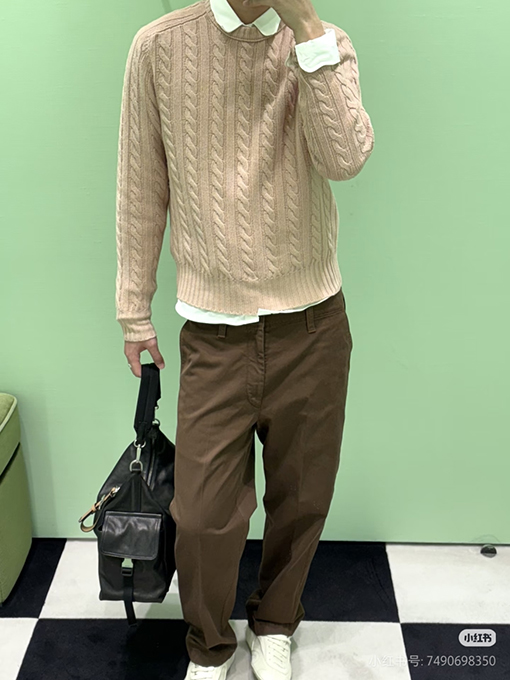 プラダ ケーブルニットセーター