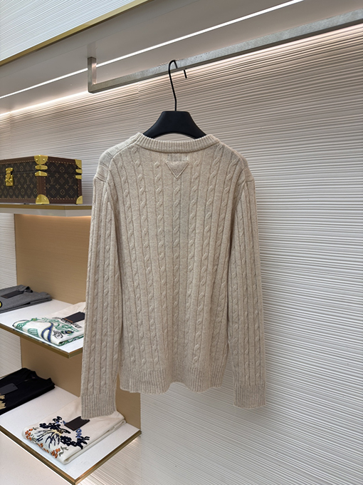 プラダ ケーブルニットセーター