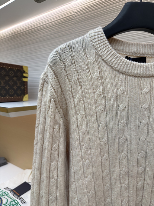 プラダ ケーブルニットセーター