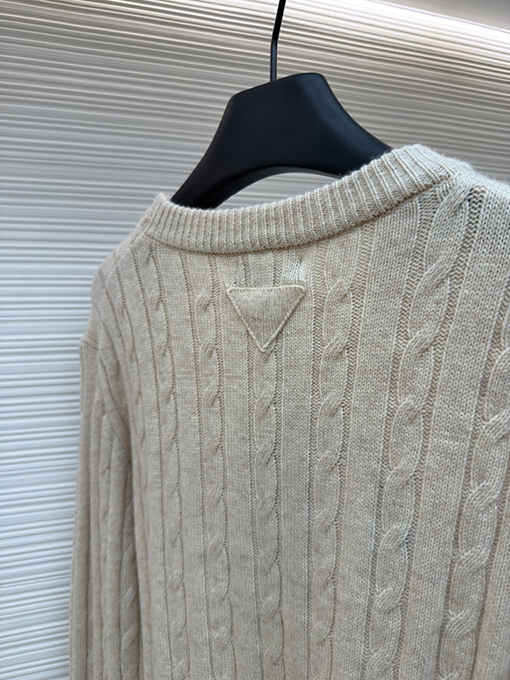 プラダ ケーブルニットセーター