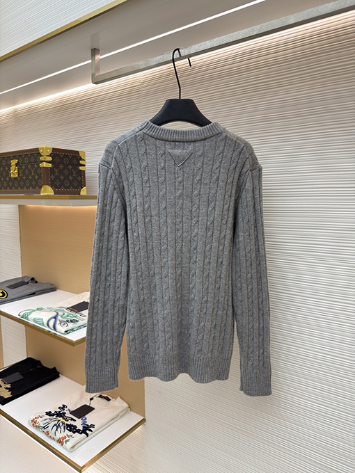 プラダ ケーブルニットセーター