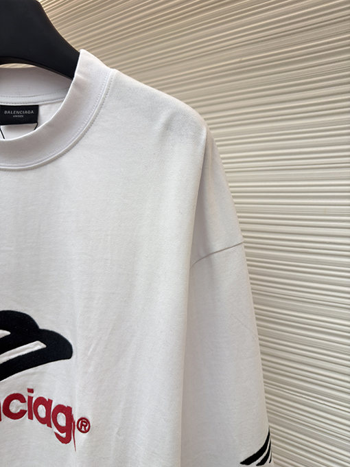 バレンシアガコピー Balenciaga 文字刺繍りクルーネック長袖シャツ