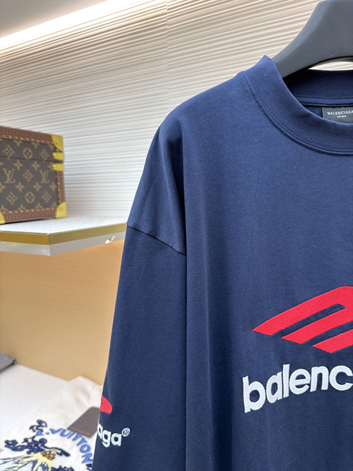 バレンシアガコピー Balenciaga 文字刺繍りクルーネック長袖シャツ