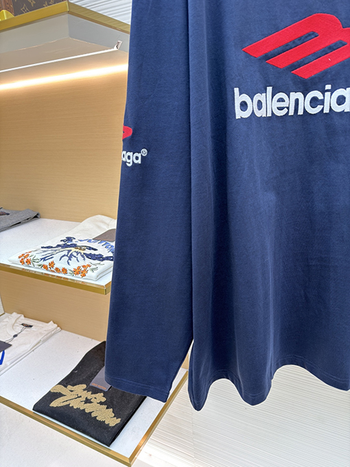 バレンシアガコピー Balenciaga 文字刺繍りクルーネック長袖シャツ