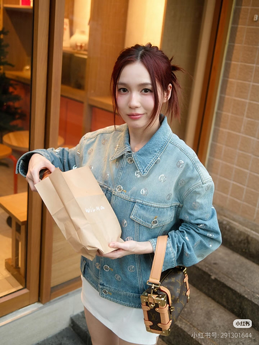 ルイヴィトンスーパーコピー ポケット文字りスパンコールジャカードデニムジャケット