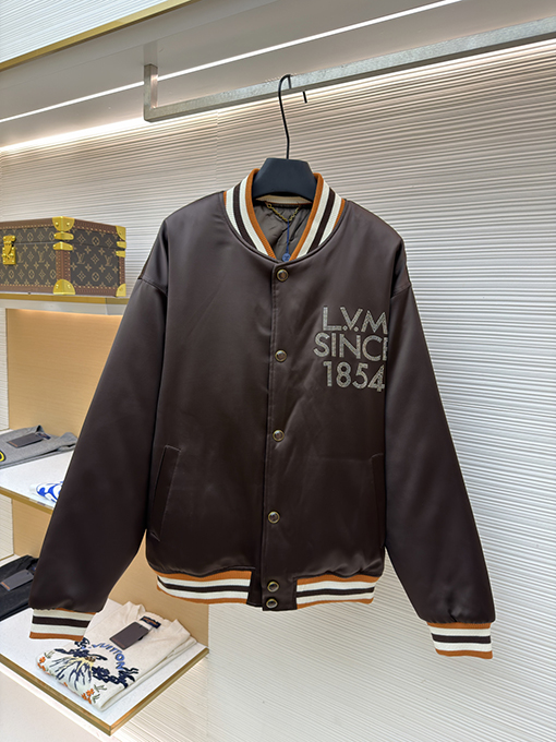 ルイヴィトン L.V.M SINCE 1854 装飾の付きフライトジャケット
