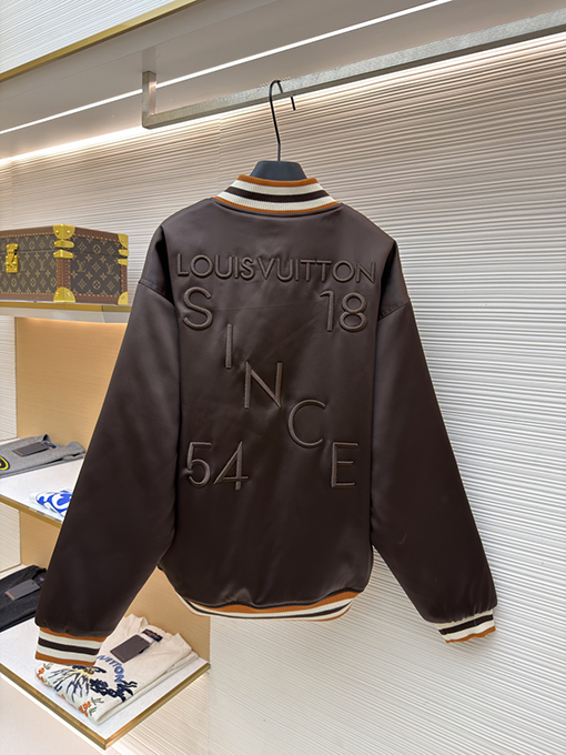 ルイヴィトン L.V.M SINCE 1854 装飾の付きフライトジャケット