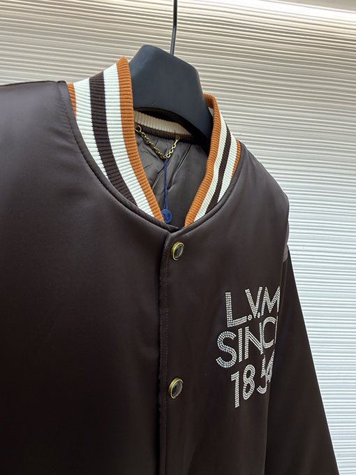 ルイヴィトン L.V.M SINCE 1854 装飾の付きフライトジャケット