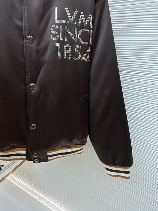 ルイヴィトン L.V.M SINCE 1854 装飾の付きフライトジャケット