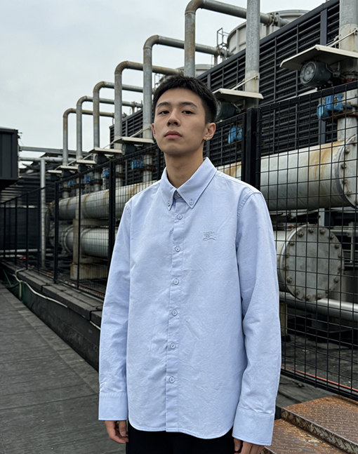 バーバリー 騎士の刺繍り長袖襟付きシャツ