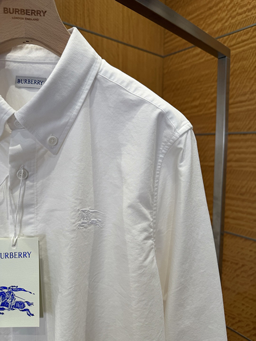 バーバリー 騎士の刺繍り長袖襟付きシャツ