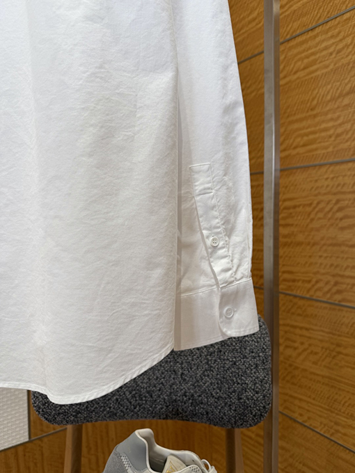 バーバリー 騎士の刺繍り長袖襟付きシャツ