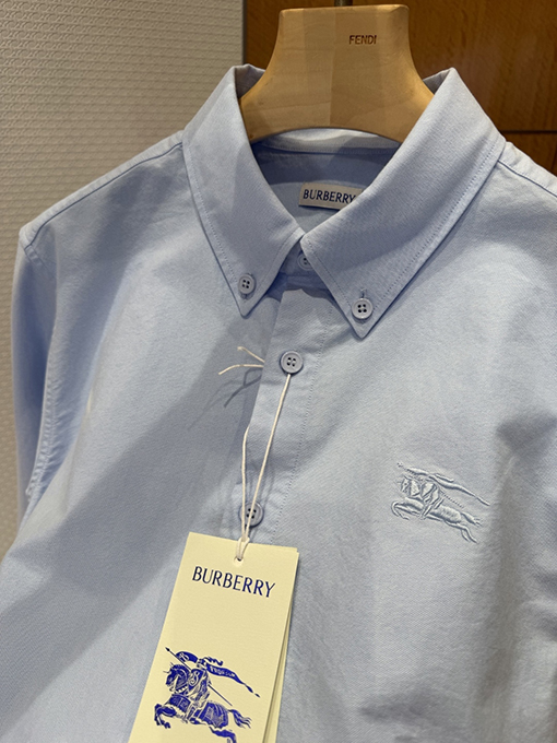 バーバリー 騎士の刺繍り長袖襟付きシャツ