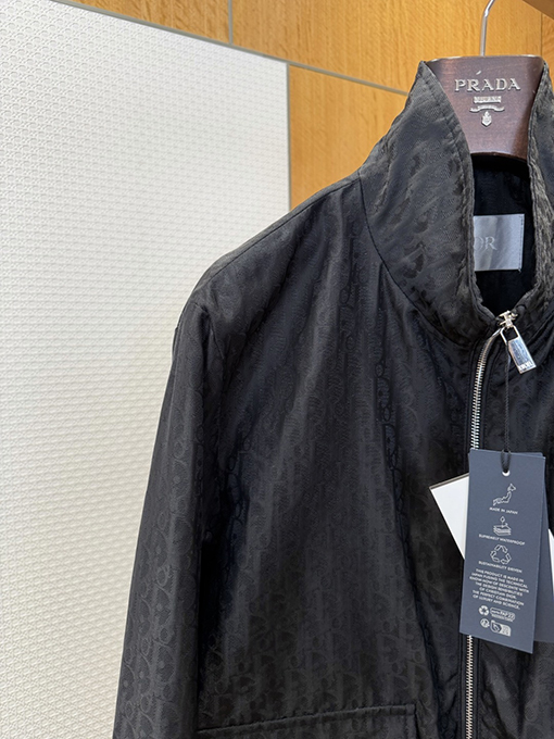 ディオールスーパーコピー ダーク柄ジャカードスタンドカラーコート