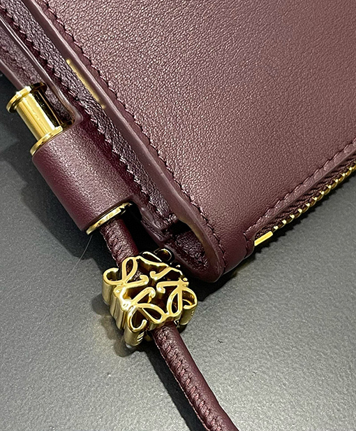  ロエベ Joya レディースアコーディオン式脇下バッグ