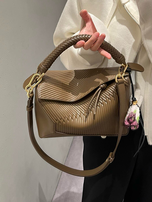 ロエベブランドコピー Puzzle 手織レディースりのバッグ