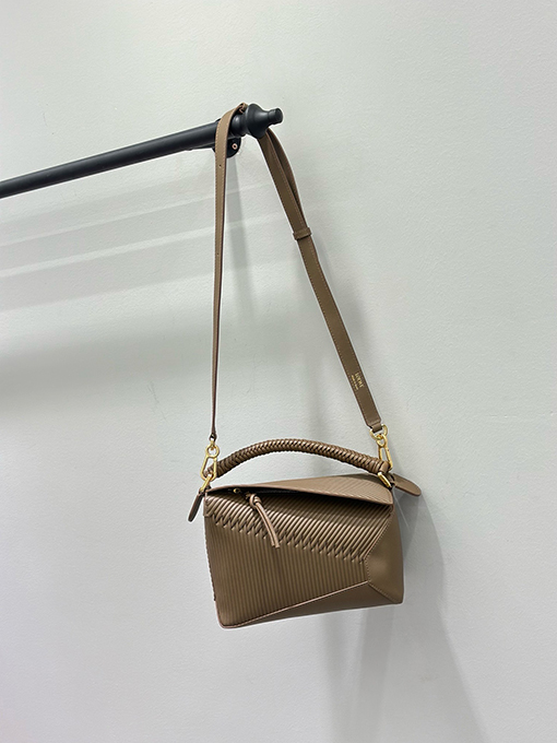 ロエベブランドコピー Puzzle 手織レディースりのバッグ