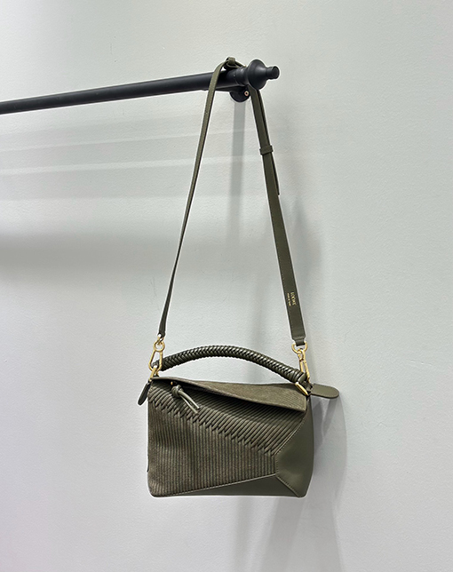 ロエベブランドコピー Puzzle 手織レディースりのバッグ