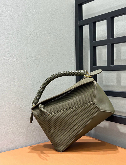 ロエベブランドコピー Puzzle 手織レディースりのバッグ