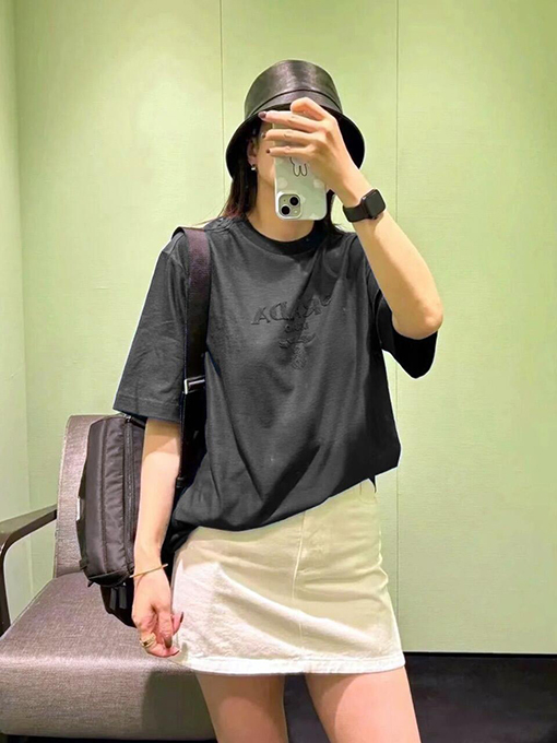 プラダコピー PRADA エンボスロゴ入りクルーネック半袖Tシャツ