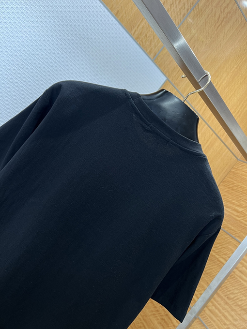 プラダコピー PRADA エンボスロゴ入りクルーネック半袖Tシャツ