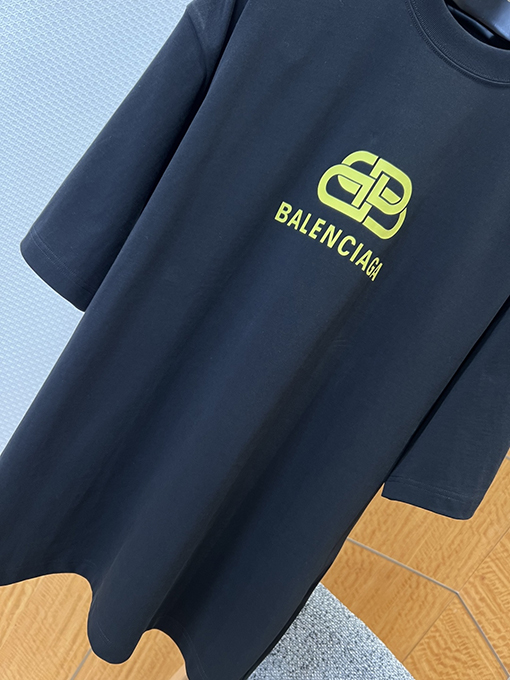 バレンシアガ BALENCIAGA プリントロゴ入り半袖Tシャツ