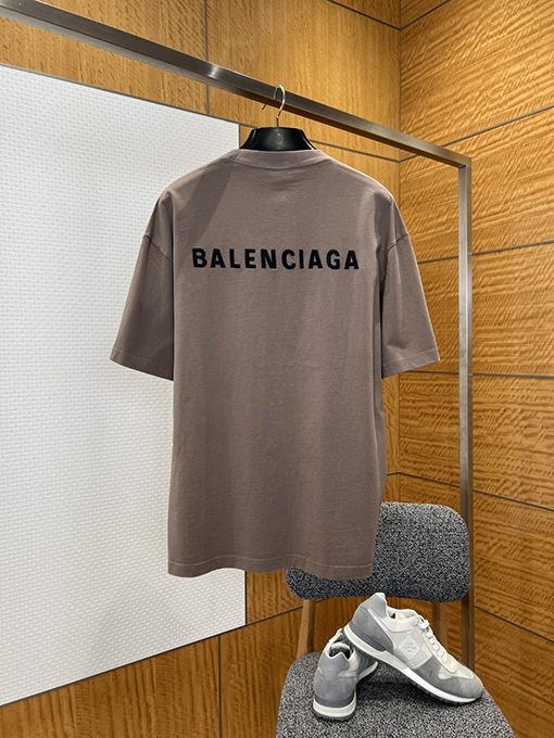 バレンシアガコピー BALENCIAGA カラーブロック刺繍りクルーネック半袖Tシャツ