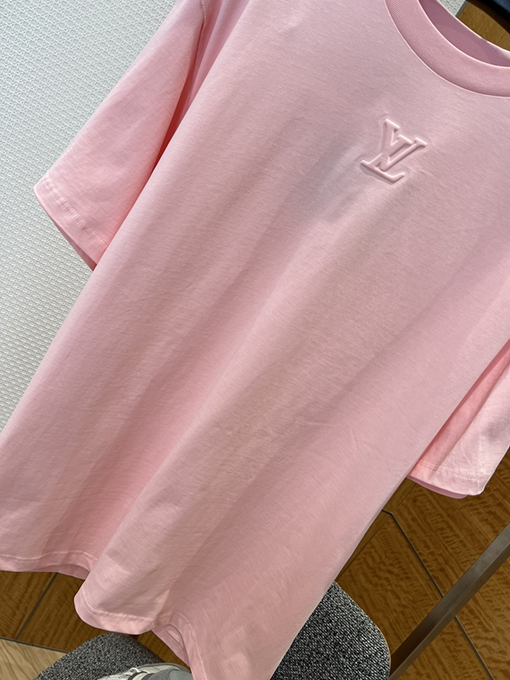 ルイヴィトン エンボスロゴ入り半袖Tシャツ