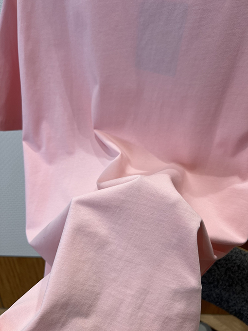 ルイヴィトン エンボスロゴ入り半袖Tシャツ