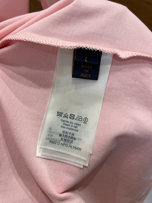 ルイヴィトン エンボスロゴ入り半袖Tシャツ
