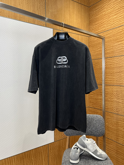 バレンシアガスーパーコピー BALENCIAGA 新モデルプリントロゴ入り半袖Tシャツ