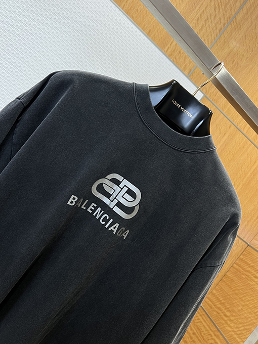 バレンシアガスーパーコピー BALENCIAGA 新モデルプリントロゴ入り半袖Tシャツ