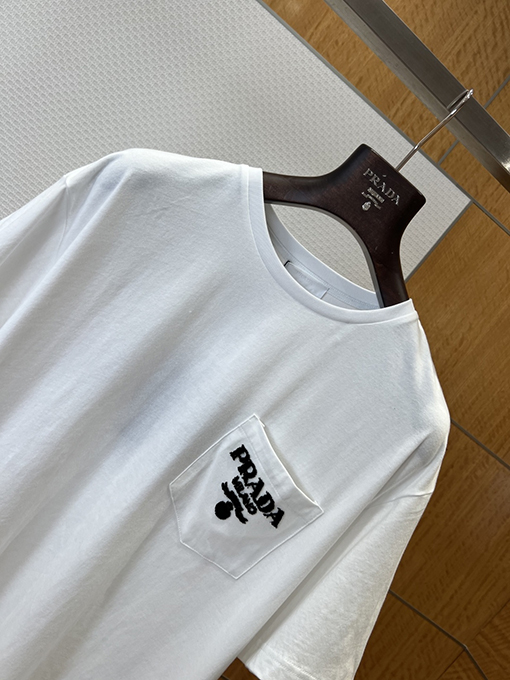 プラダ レターポケット付きクルーネック半袖Tシャツ